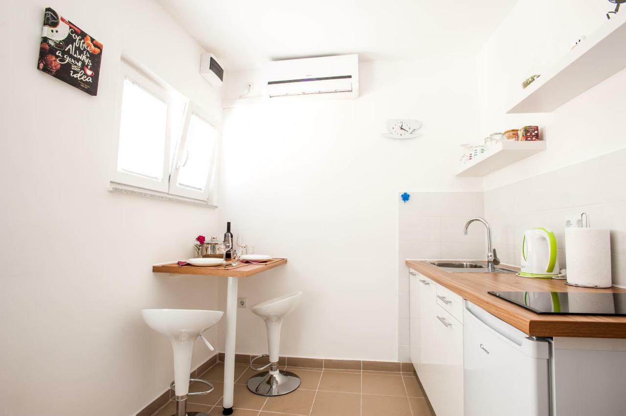 Apartment Aria