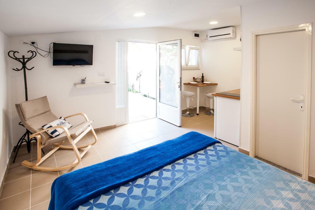Apartment Aria